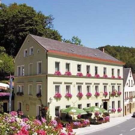 Gasthof & Hotel Goldener Hirsch Бад-Бернекк-ім-Фіхтельґебірґе Екстер'єр фото