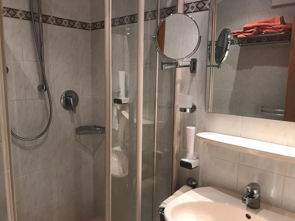 Gasthof & Hotel Goldener Hirsch Бад-Бернекк-ім-Фіхтельґебірґе Екстер'єр фото