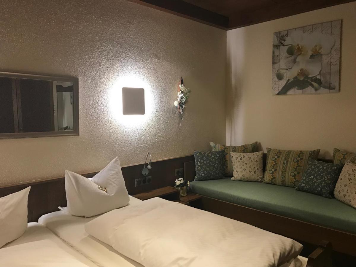 Gasthof & Hotel Goldener Hirsch Бад-Бернекк-ім-Фіхтельґебірґе Екстер'єр фото