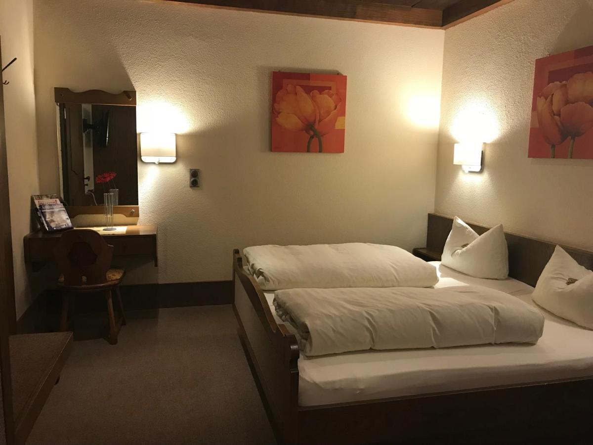 Gasthof & Hotel Goldener Hirsch Бад-Бернекк-ім-Фіхтельґебірґе Екстер'єр фото