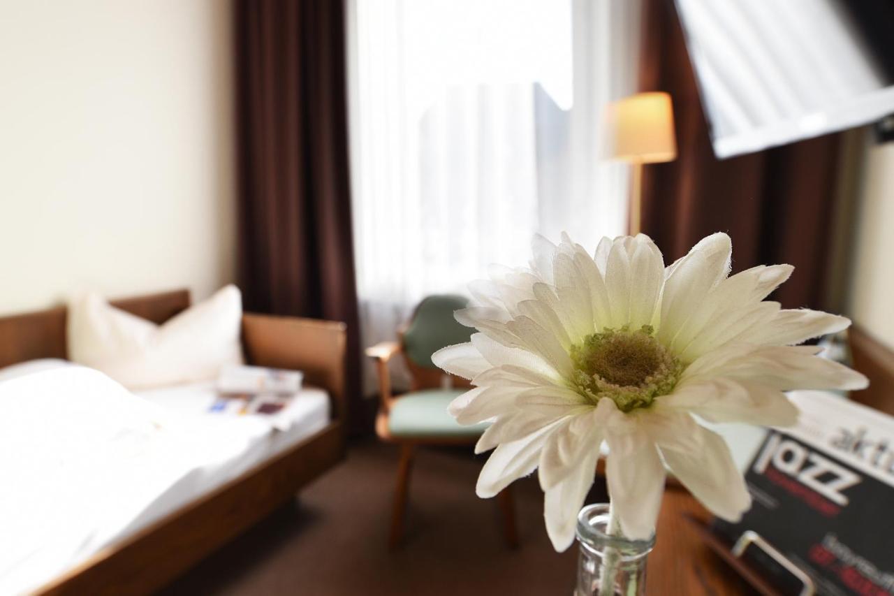 Gasthof & Hotel Goldener Hirsch Бад-Бернекк-ім-Фіхтельґебірґе Екстер'єр фото