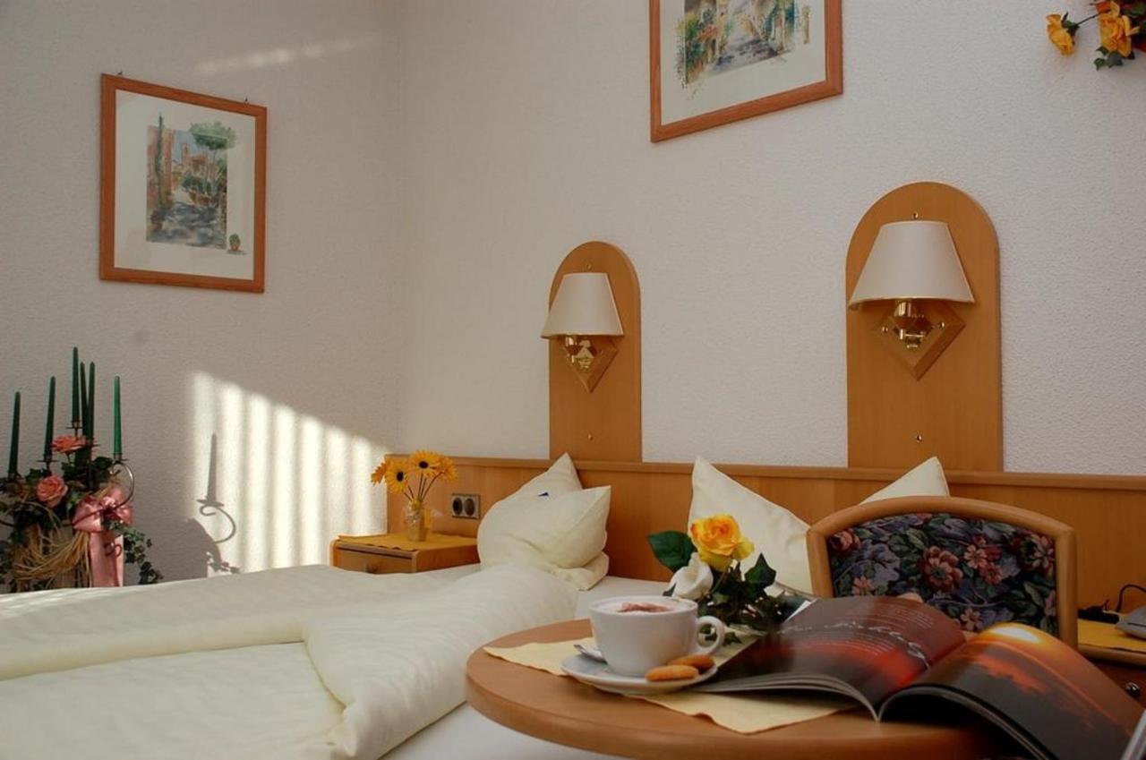 Gasthof & Hotel Goldener Hirsch Бад-Бернекк-ім-Фіхтельґебірґе Екстер'єр фото